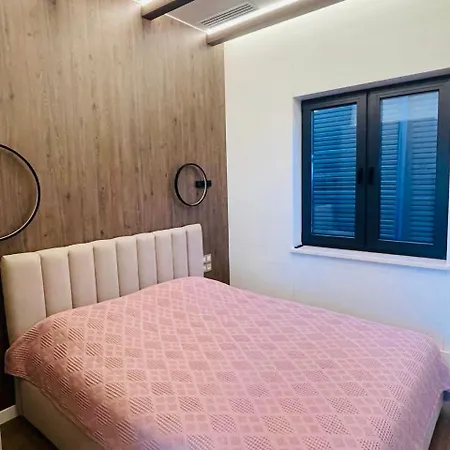 Hilltop Sea View House *