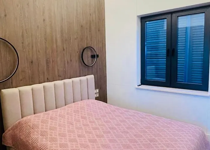 Hilltop Sea View House *