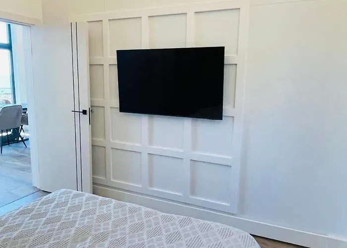 Hilltop Sea View House *